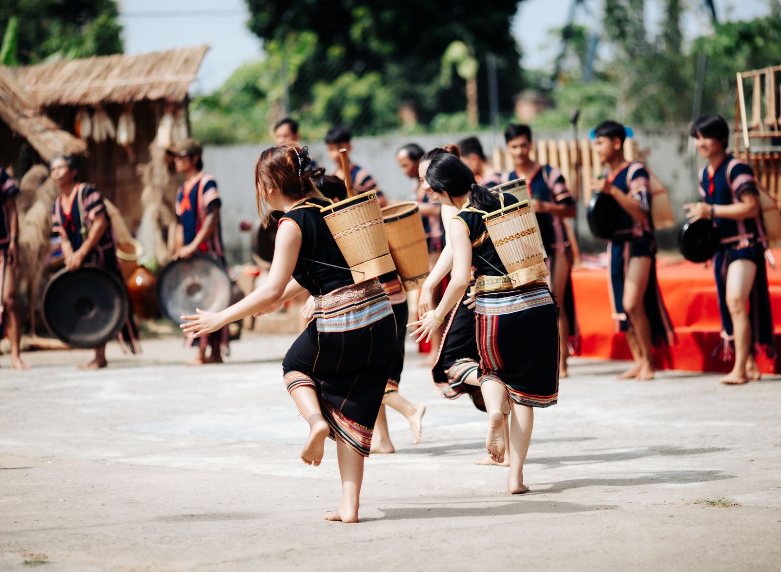 "C&aacute;c bước nhảy v&agrave; giỏ"